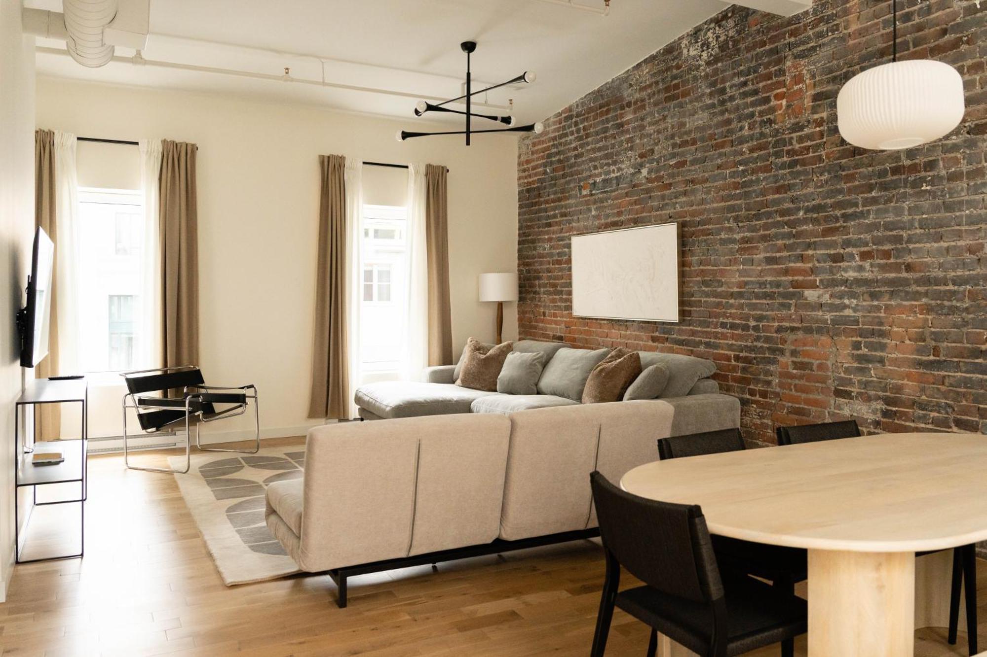 Maison Place Jacques-Cartier By Luxury In Transit Montreal Exterior photo