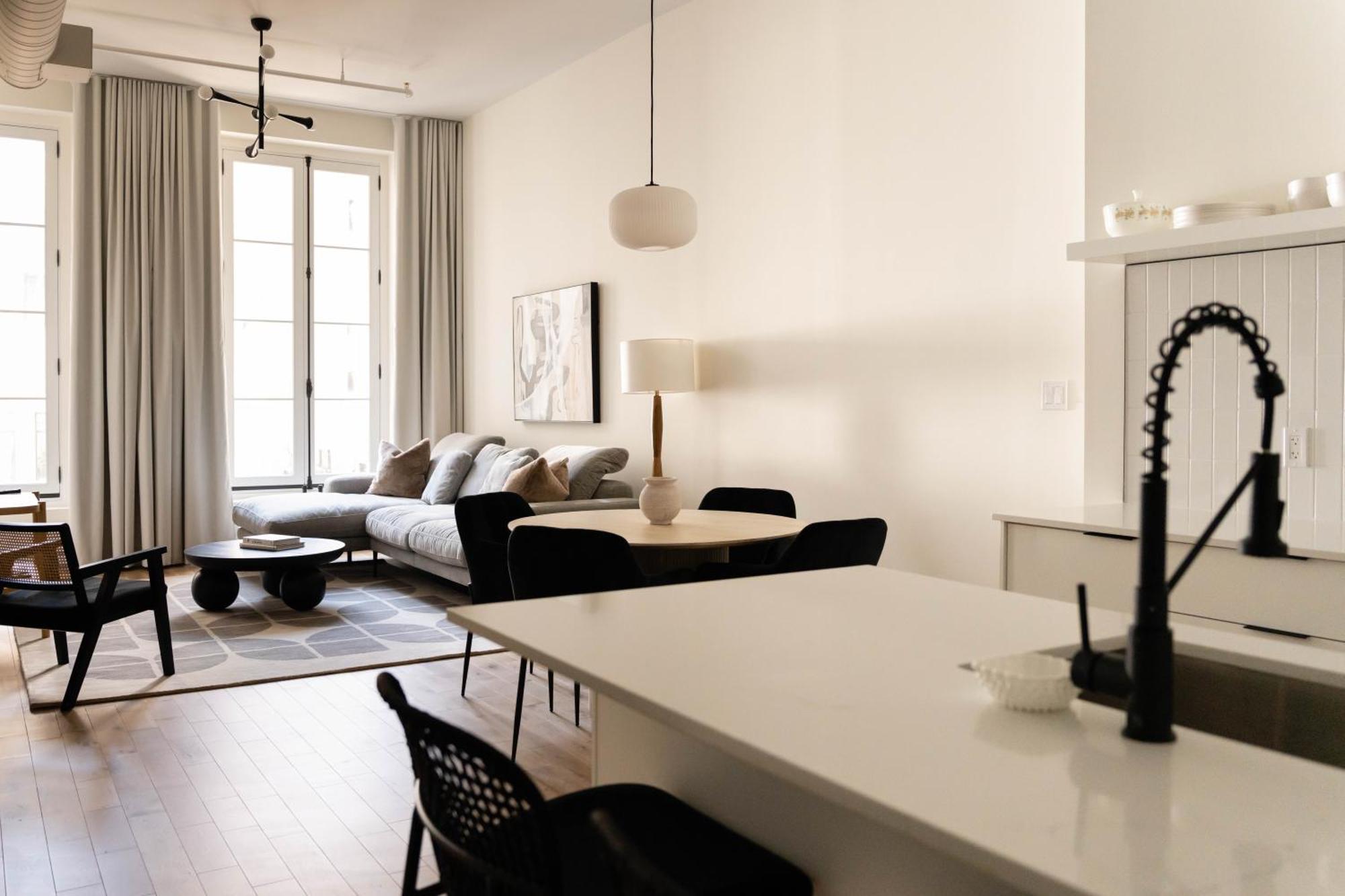 Maison Place Jacques-Cartier By Luxury In Transit Montreal Exterior photo